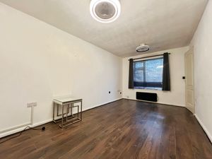 Lounge- click for photo gallery